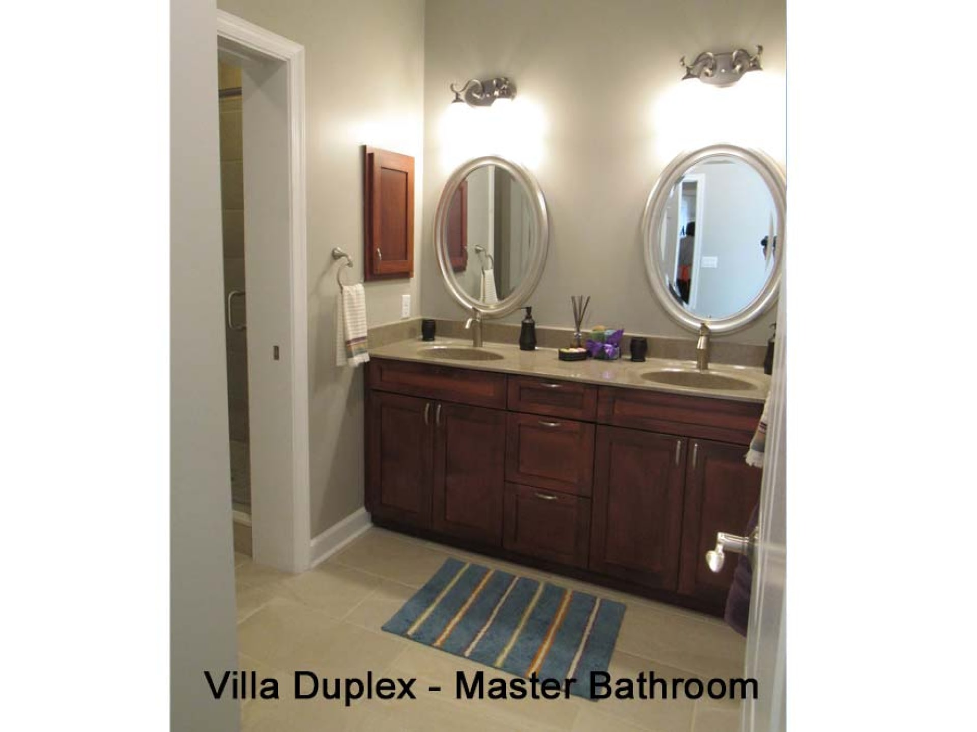 Villa-Duplex_39_Master-Bathroom-1-0001.jpg